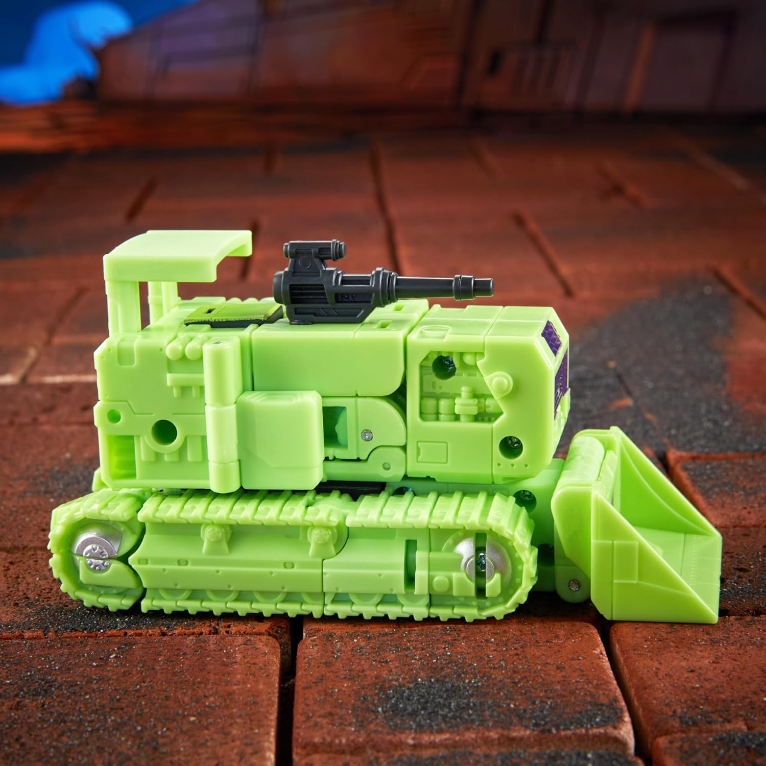 Transformers Studio Series Deluxe Class Transformers: The Movie Bonecrusher Action Figure