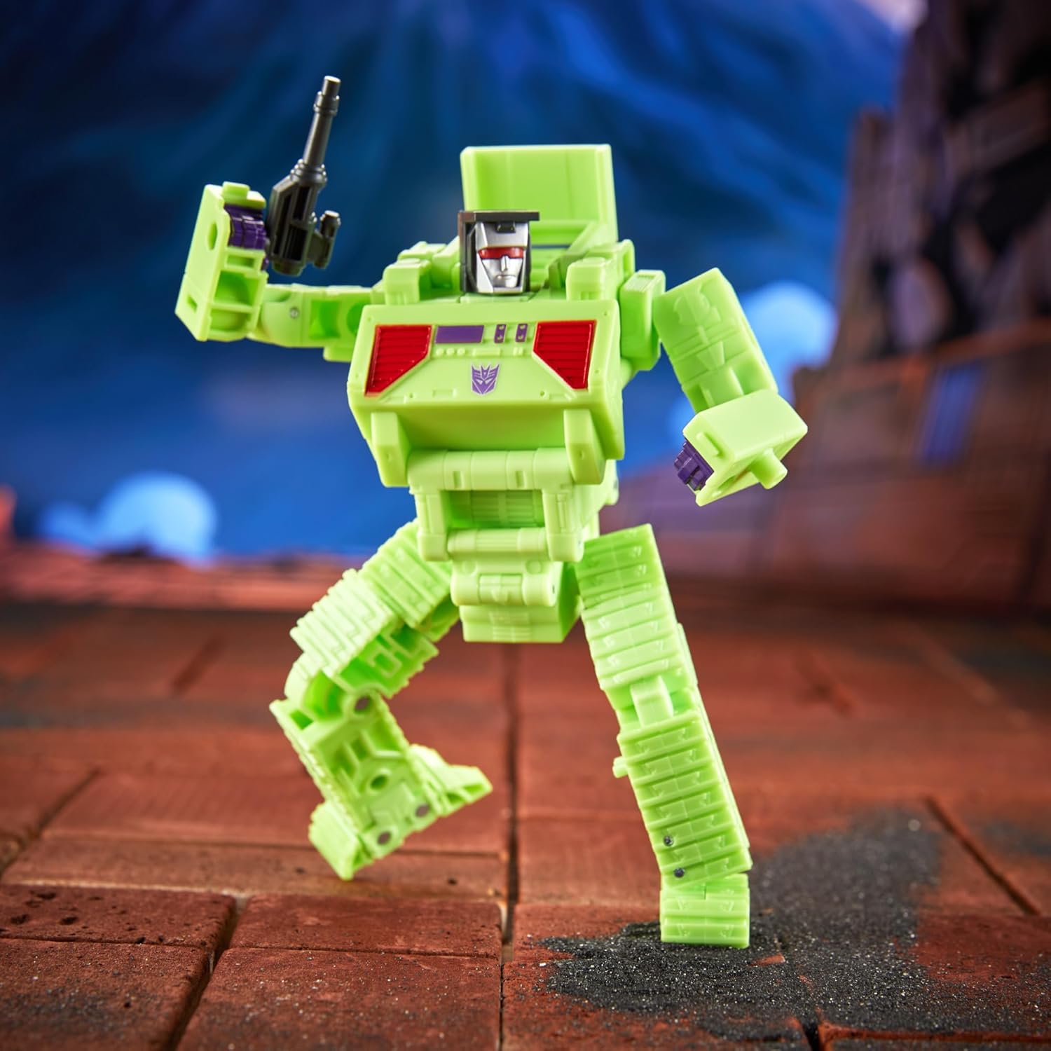 Transformers Studio Series Deluxe Class Transformers: The Movie Bonecrusher Action Figure