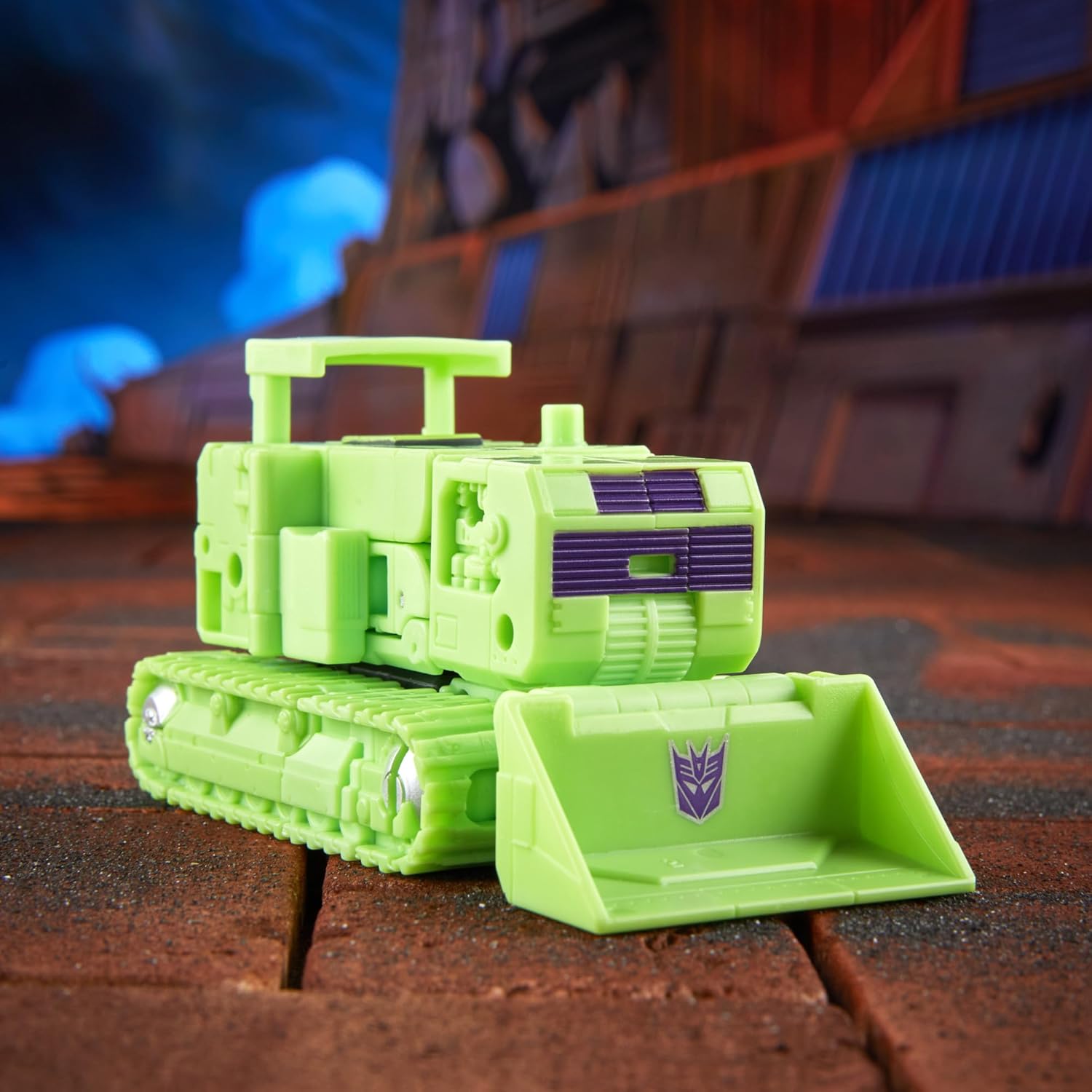 Transformers Studio Series Deluxe Class Transformers: The Movie Bonecrusher Action Figure