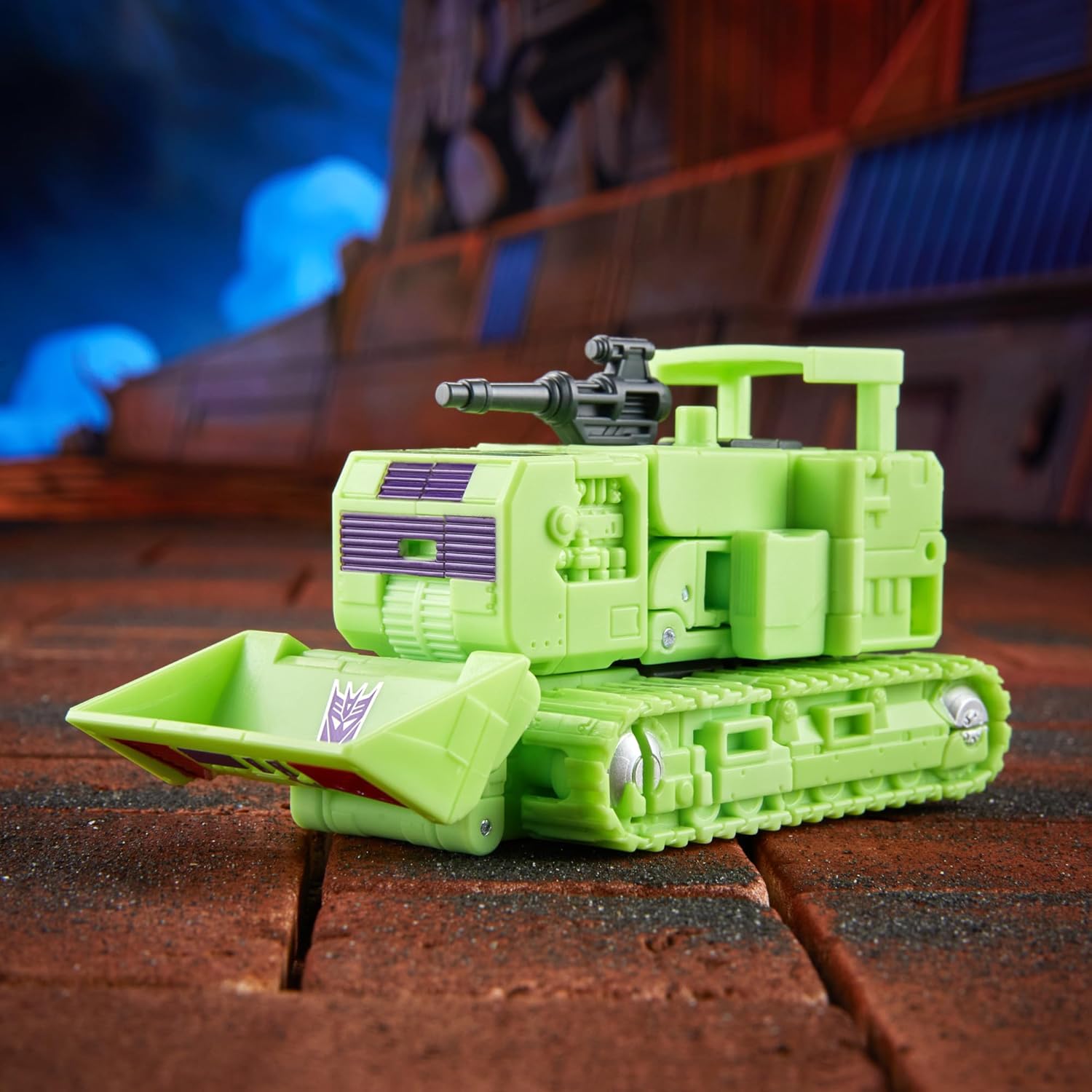 Transformers Studio Series Deluxe Class Transformers: The Movie Bonecrusher Action Figure