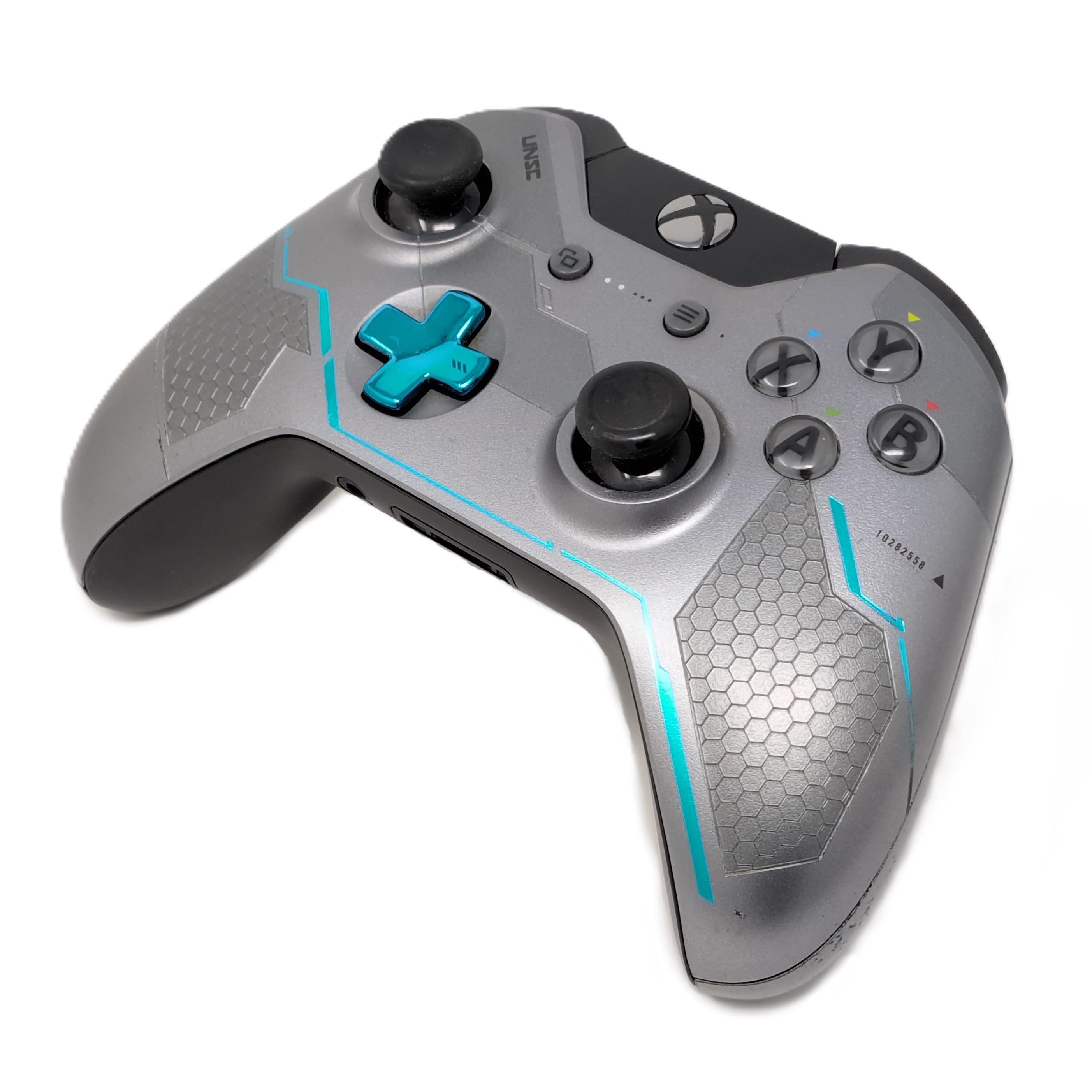 Xbox One Wireless Controller - Halo 5: Guardians Edition - Video Game Accessory - Used - CaveGamers - Image 3