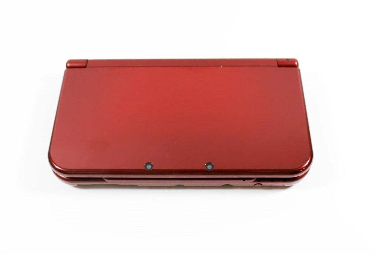 New Nintendo 3DS XL - Red - Video Game System - Used - CaveGamers - Image 2